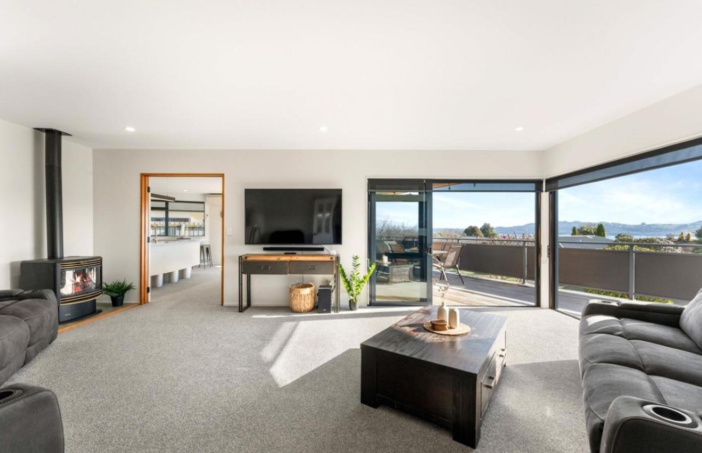 Lake Taupo Outlook - Table Tennis, Great Location Extérieur photo